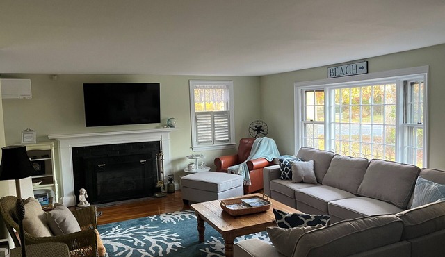 Great Home Close to Craigville Beach