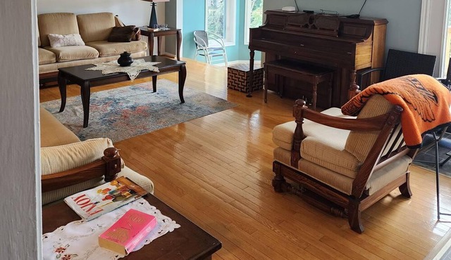 Great home for family &/or friend gatherings with a beautiful view of the bay!