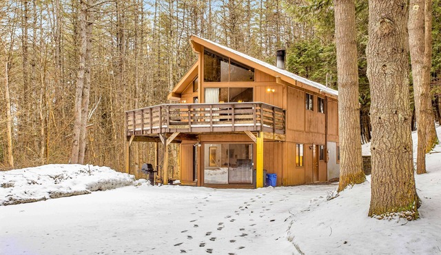 Great home near Main St - washer/dryer, fireplace, Quechee Club access available