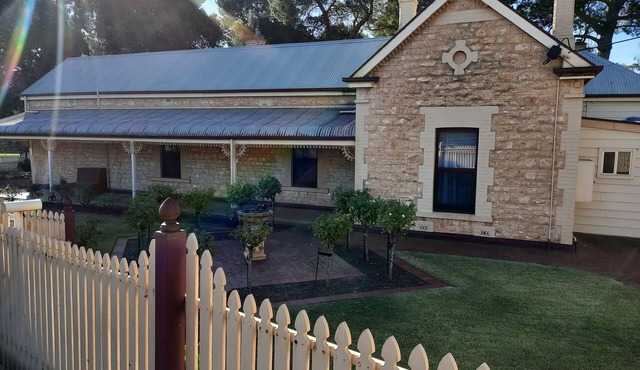 Great home right in the heart of Gawler with close proximity to the Barossa