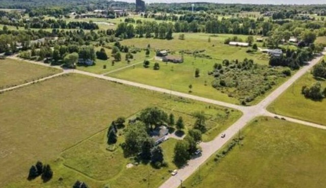 Great home right next to the HORSE SHOW! A perfect place for your visit!nn