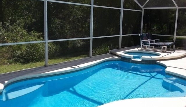 Great home with conservation view in Davenport 324