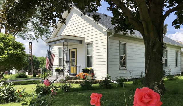 Great Homebase Bungalow 10 Mins to Starved Rock - managed by Superhost!