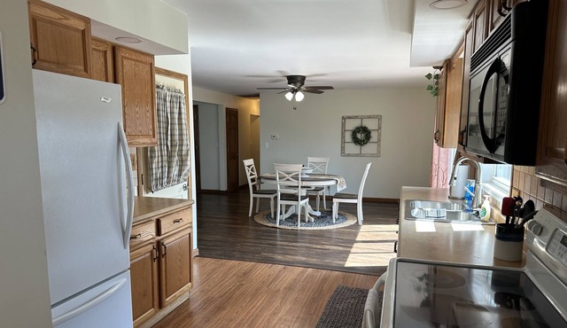 Great house with plenty of space for your guests- PETS STAY FREE
