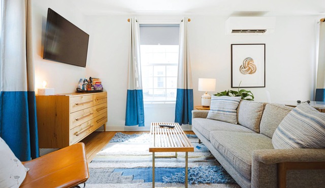 Great Island Inn - Deluxe King Studio Apartment