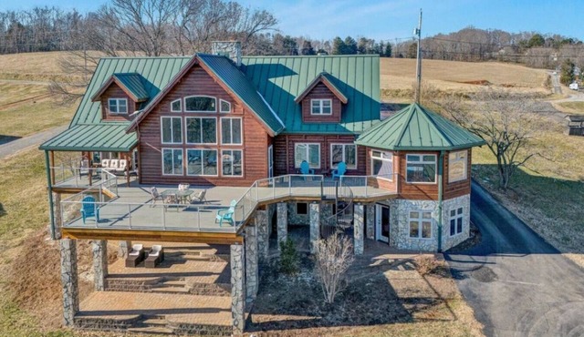 Great Lake Escape - Sleeps 10 -Allows 1 dog