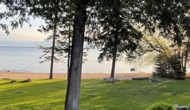 Great Lake Home with stunning Mac Bridge views, 150' private beach. Pet Friendly