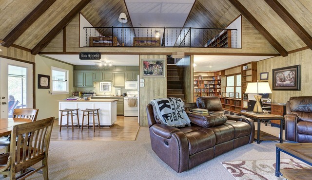 Great lake views, super fast WiFi, Lake/Dock access
