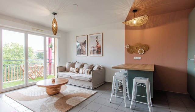 Great lakes apartment, city center between lake and forest.