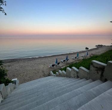 Great Lakes Resort - Jr Suite - Suite 8