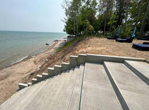 Great Lakes Resort - Jr Suite - Suite 16