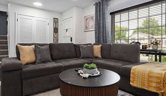 Great Large Home|Fenced Yard|Sleeps11|King Beds