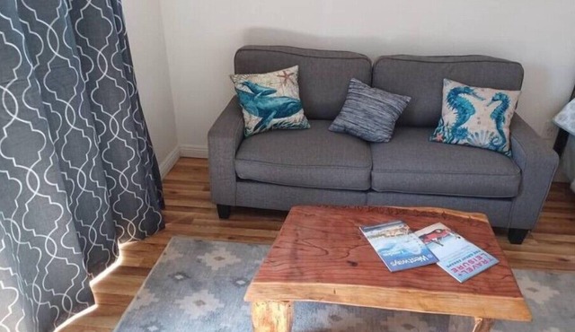 Great little beach house. County License# 6012116