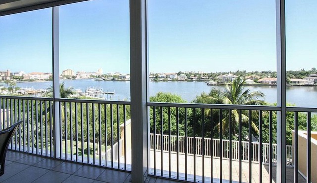 Great location! 2 blocks from the beach. End unit with beautiful bay views...