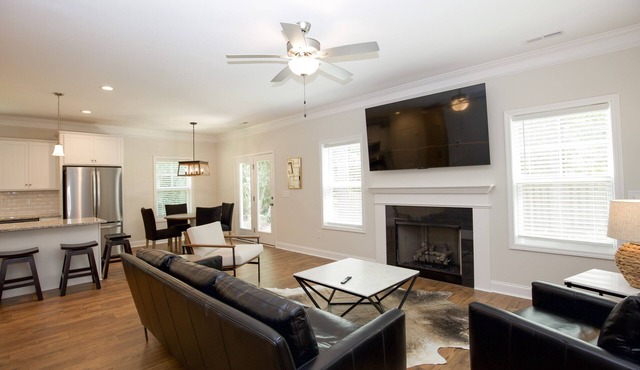 Great Location! 4 Bed/4.5 Bath House in Pinehurst!