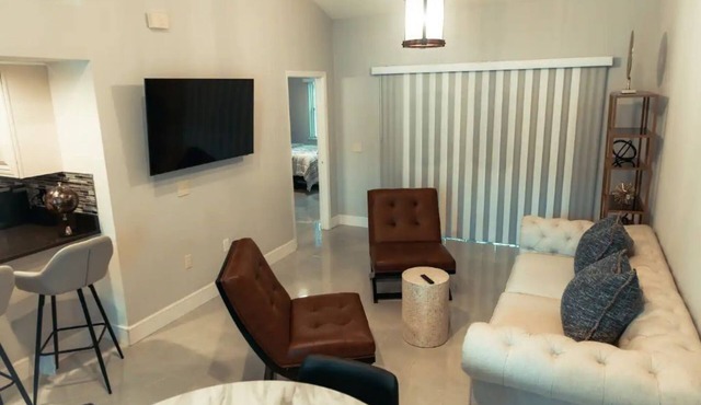 Great location! Beautiful and Gated 1B/1B Condo