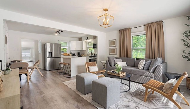 Great Location! Beautiful Home Near Downtown Westmont