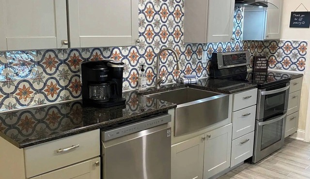 Great location, close to all! All you need is your toothbrush! Pet friendly.