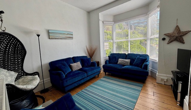 Great location, close to Ventnor beach and town. Perfect for families.