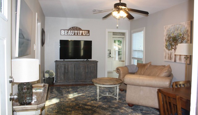 Great Location! Come Relax.Retreat!