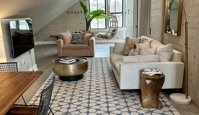 Great Location! Cozy Two Bedroom Apartment in the Heart of Middlebury