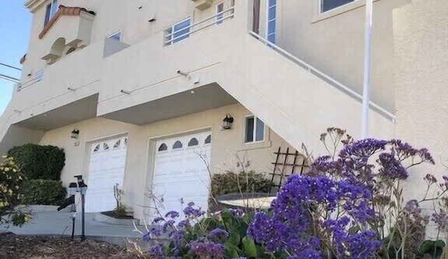 Great Location/Easy Beach Access/Walking Distance to Downtown Pier Area