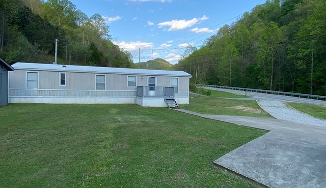 Great location, extremely clean ,half mile from trail heads.