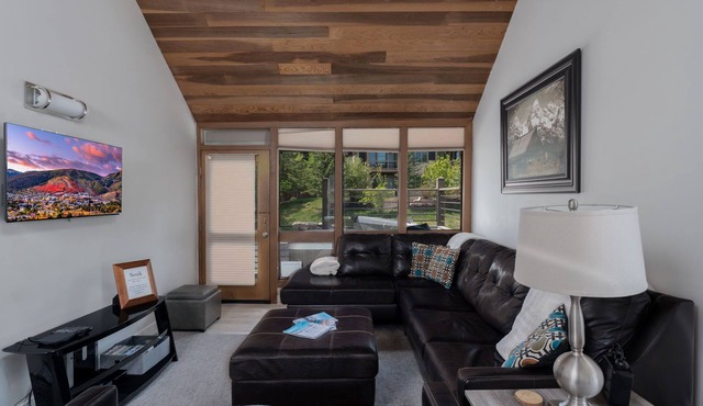 Great location for all seasons. Walk to skiing or hike out the door.