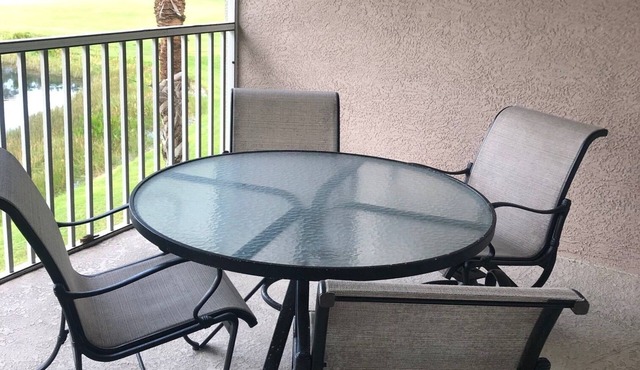 Great location in Stonebridge country club just a few miles from the beach