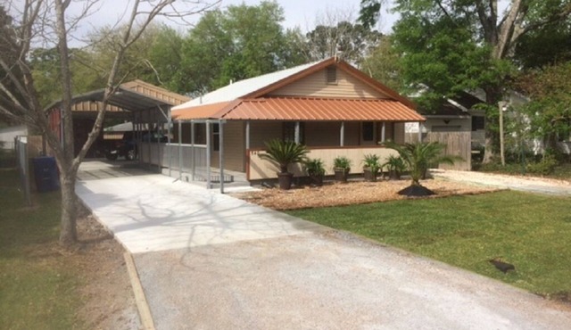 Great Location in Sulphur 1/2 Mile to I-10 Exit 20 2 Beds