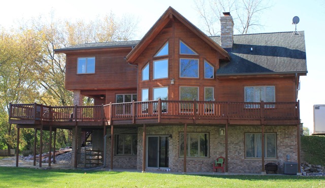 Great location! June 1 - June 12th available.