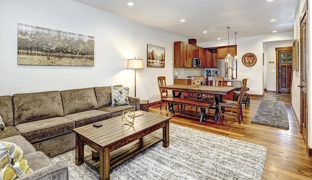 Great Location Near Pool with Suncadia Pool Access