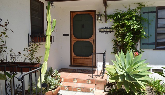 GREAT Location @ Old Town! 2 blocks to restaurants, parks,trails &Train Station!
