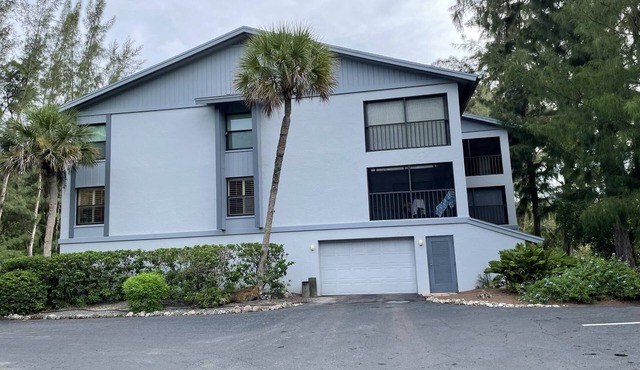 Great location on Siesta Key! Best value!