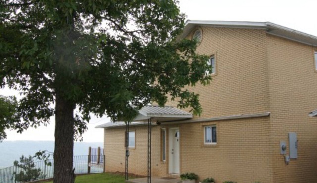 Great Location! Seclusion! Breathtaking Views! - Kids Under 6 Free Stay Free!