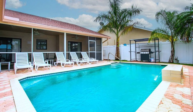 Great Location, Spacious & Elegant 4BR Home,Heated Pool, Close to Beach & Casino