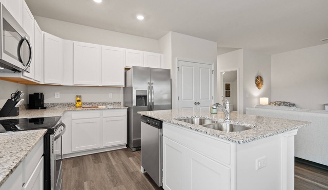 Great Location Townhome- Just Minutes to the Beach and Sports Complex