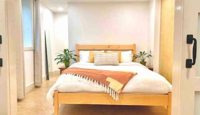 Great location, newly-finished, bright 1-bedroom
