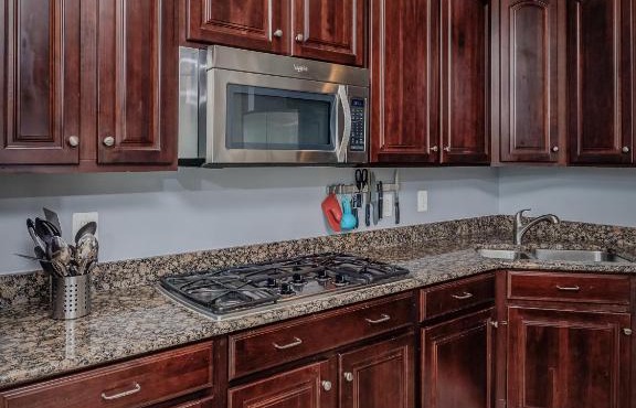 Great Location with 2 King beds 2 queen beds