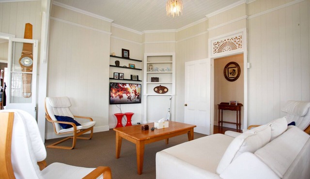 Great Manly Qld’er with views, walk to water and wifi