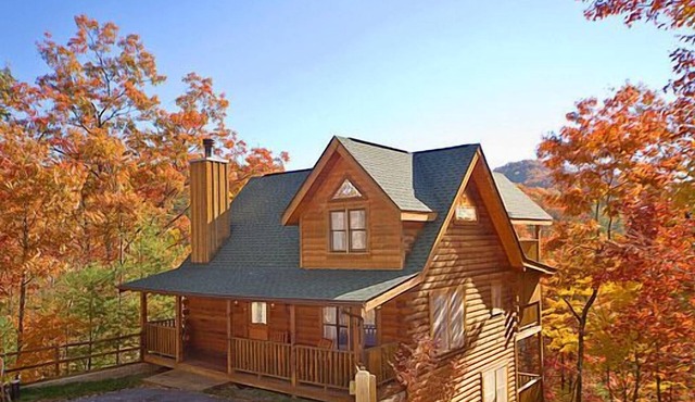 Great Mountain Views! 5miles to Pigeon Forge - Pool, Fishing, Putt Putt, Golf