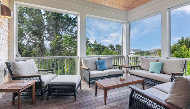 Great New Indoor/Outdoor Island House with Elevator! Golf Course view on screened in porch