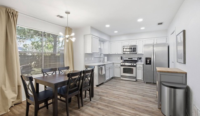 Great North Austin Location by AustinGetaways!