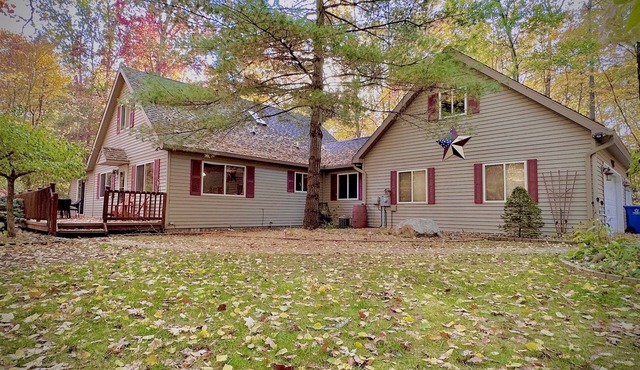 Great Oaks Cottage - with Hot Tub!