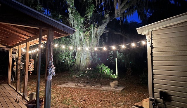 Great One Room with Full Bath Guest House!