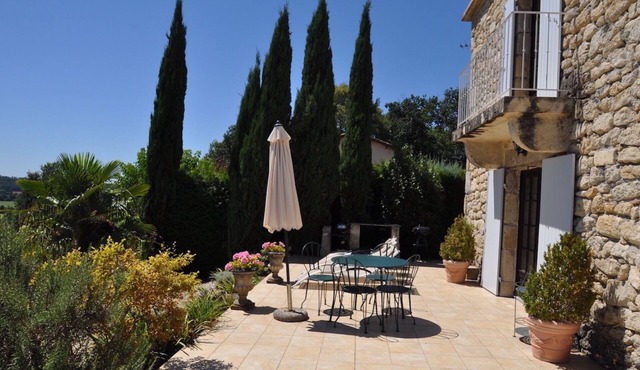Great Pigeonnier-shared pool with owner and fantastic views across the valley