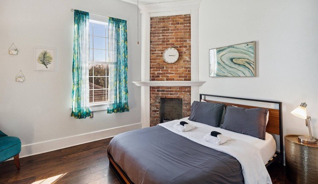 Great place for birthday weekends & traveling with friends ★ Starland District