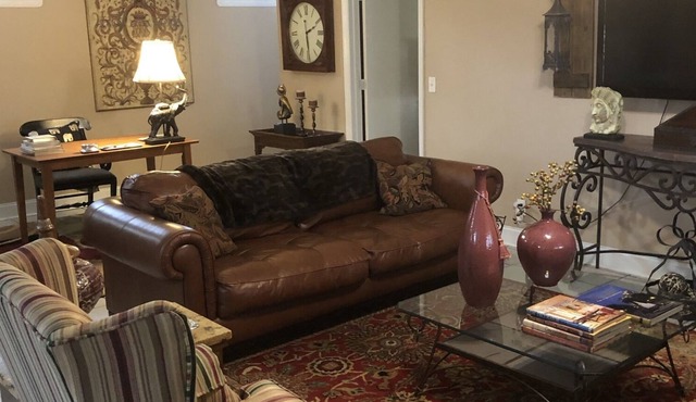 GREAT PLACE FOR TRAVELING NURSES- A couple of miles from DCH Regional Hospital.