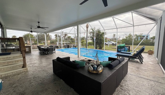 Great place in Punta Gorda.canal home.pool