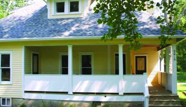 Great place to stay, close to downtown, very private, and lots of amenities!